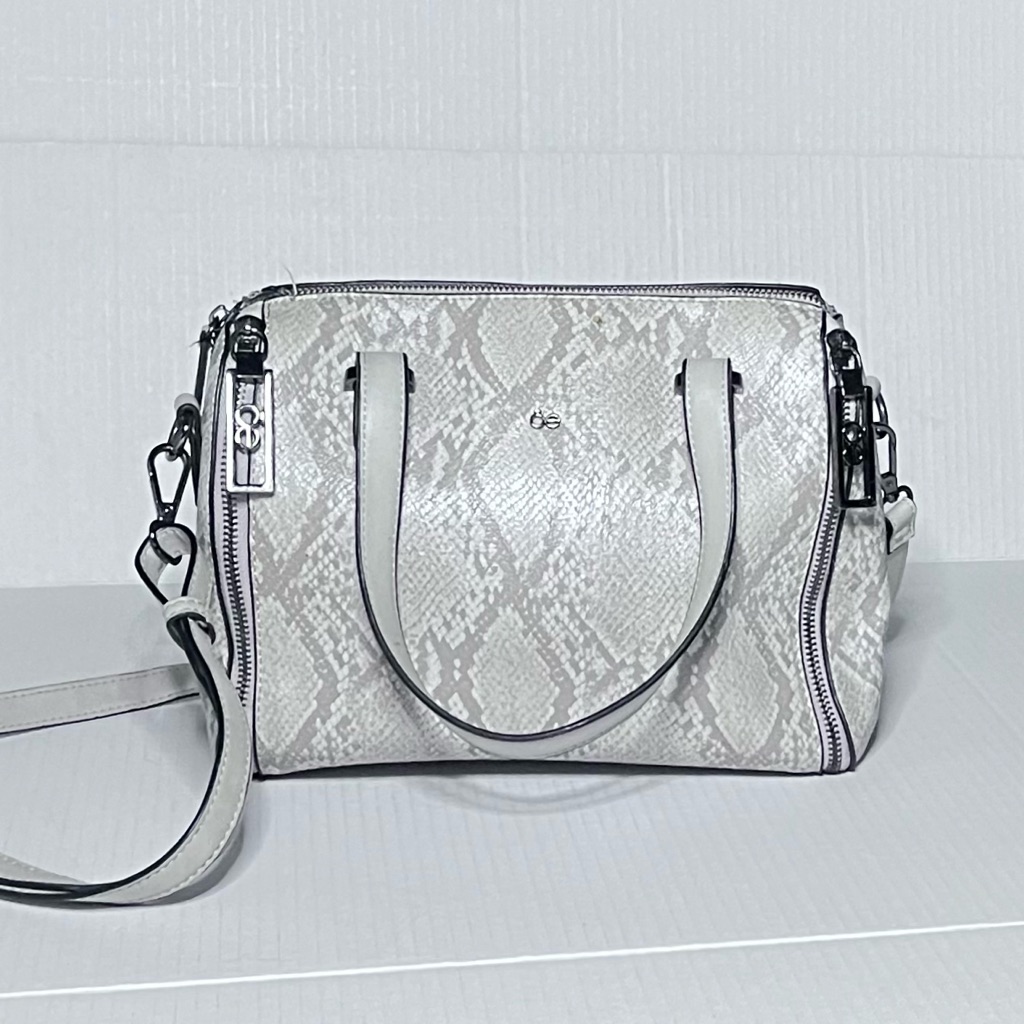 Cloe E Crossbody Bag